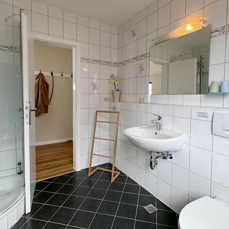 Achterstr 3a, 1 Etage, 6 Apartment *